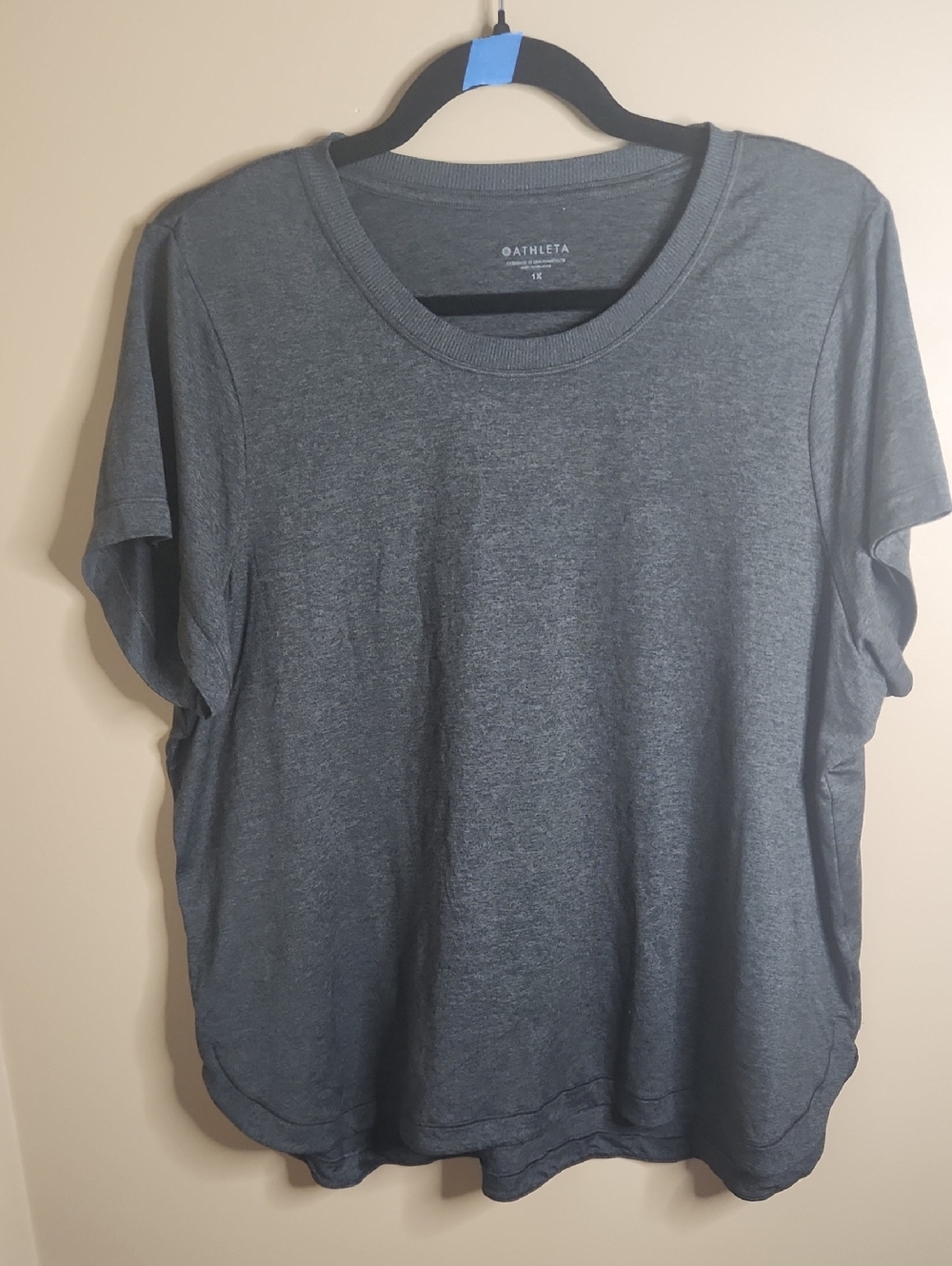 Athleta Uptempo  Heather Gray short sleeve Tee. Size L